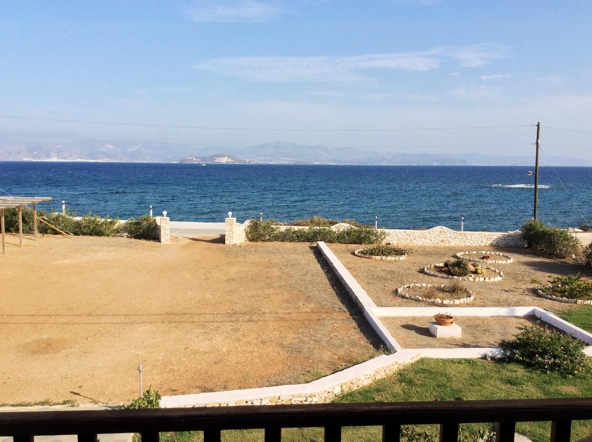 Hotel Arokaria Seaside Ampelas Exterior foto