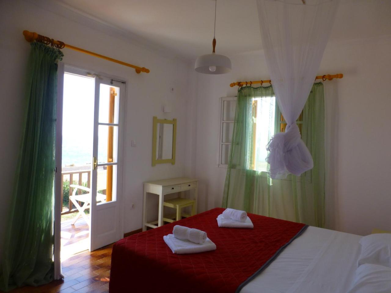 Hotel Arokaria Seaside Ampelas Exterior foto