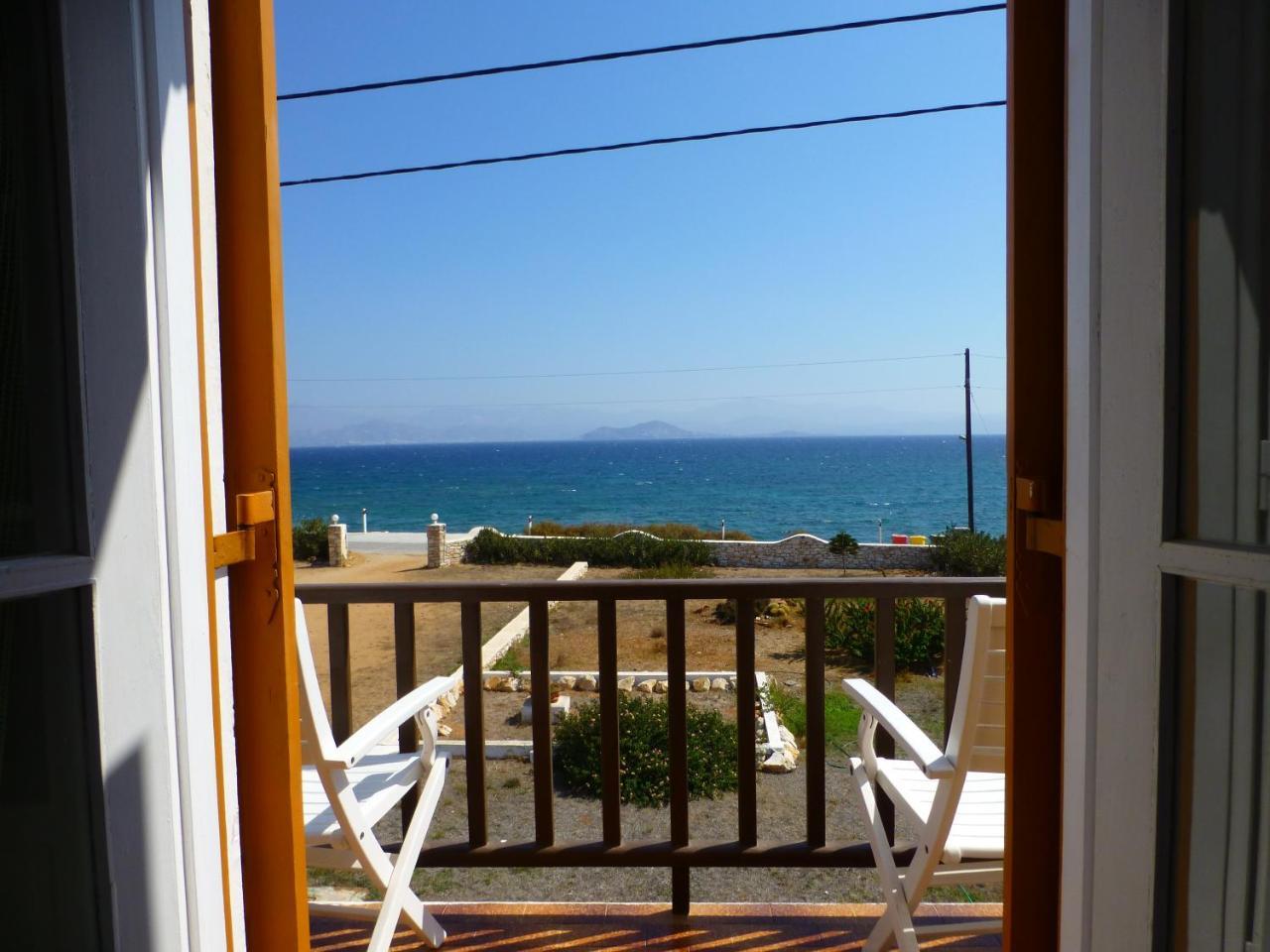 Hotel Arokaria Seaside Ampelas Exterior foto